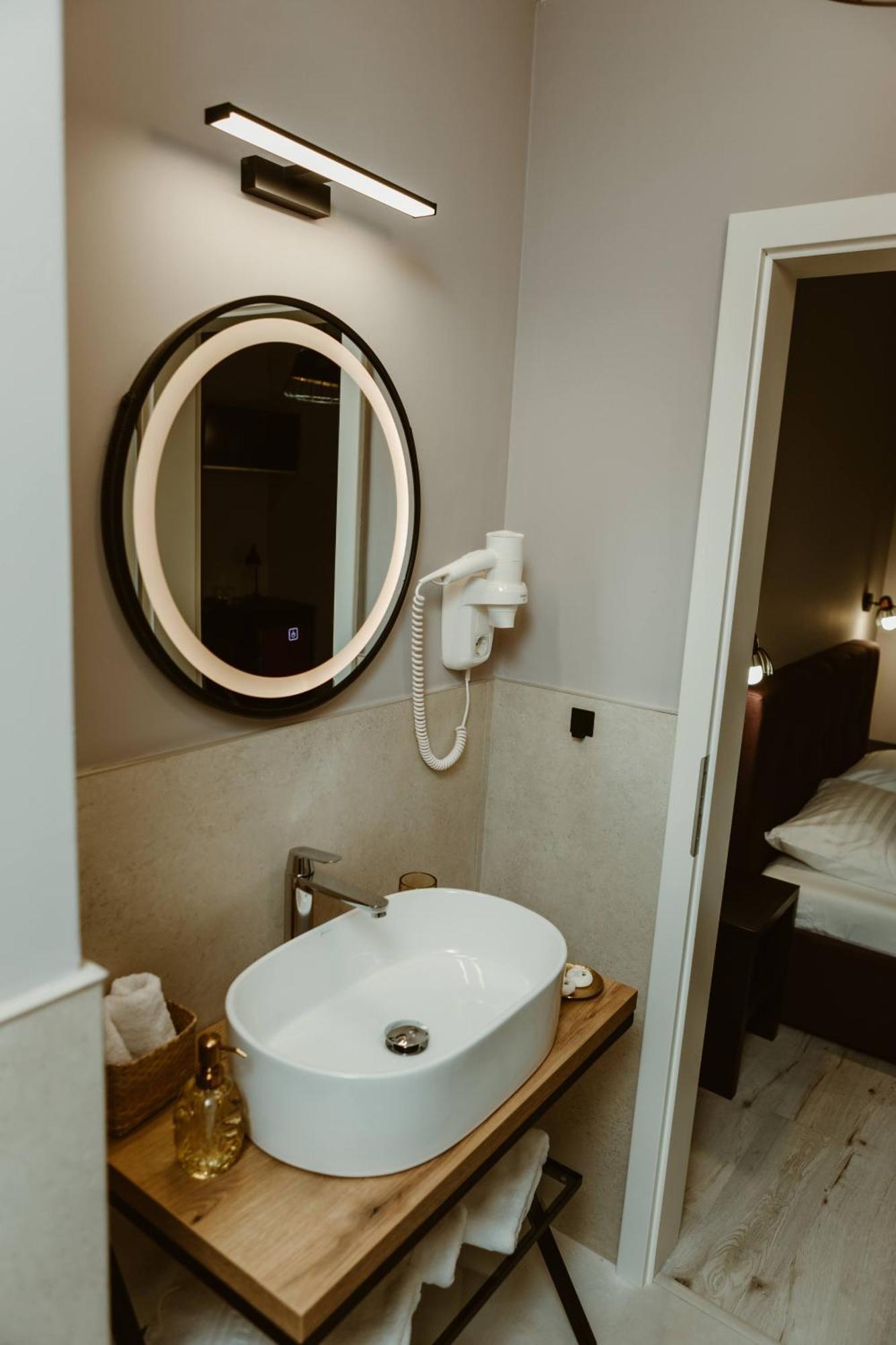 Arini White House Apartment Sibiu Exterior photo